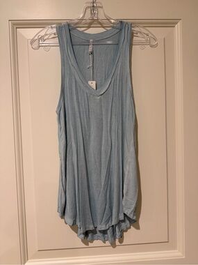 NWT Z Supply The Vagabond Tank Top Small Blue V Neck

Description